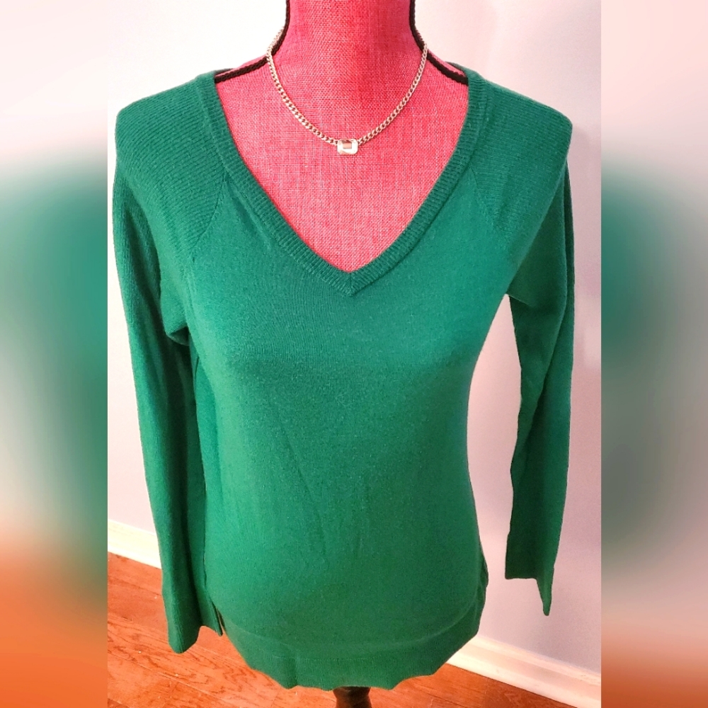 The Limited Long Sleeve Sweater - Size Medium